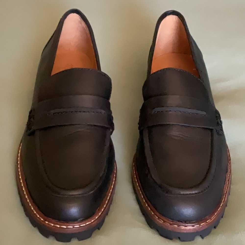 Madewell loafers
Brand new